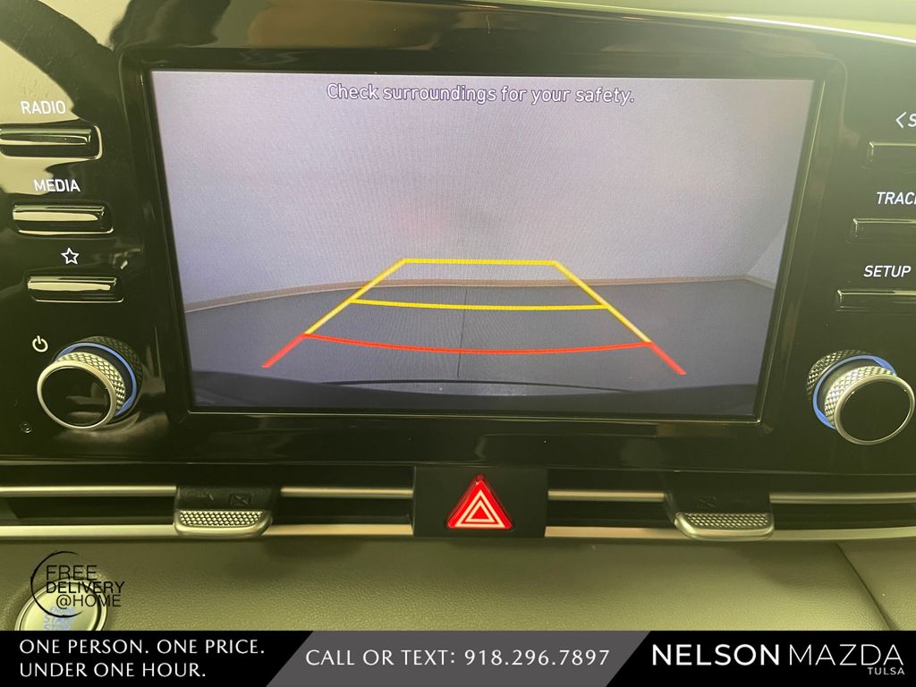 Used 2022 Black Hyundai SEL image 27