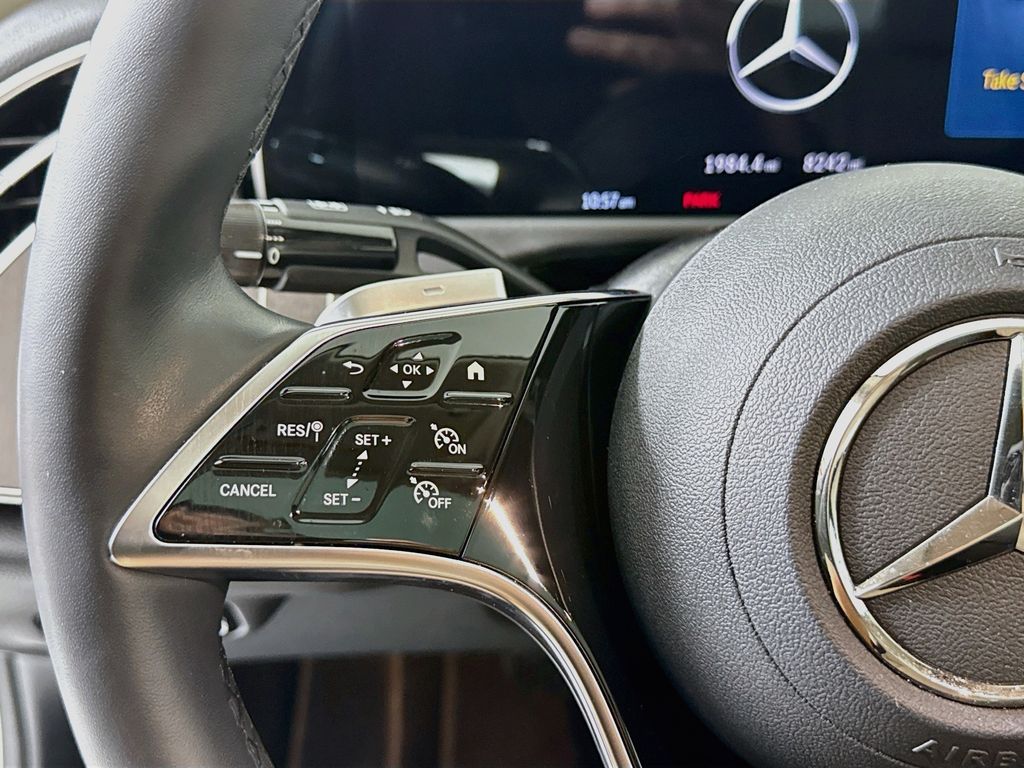 Thumbnail: 2025 Mercedes-Benz E-Class - 11