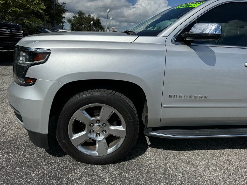 2020 Chevrolet Suburban Premier 11