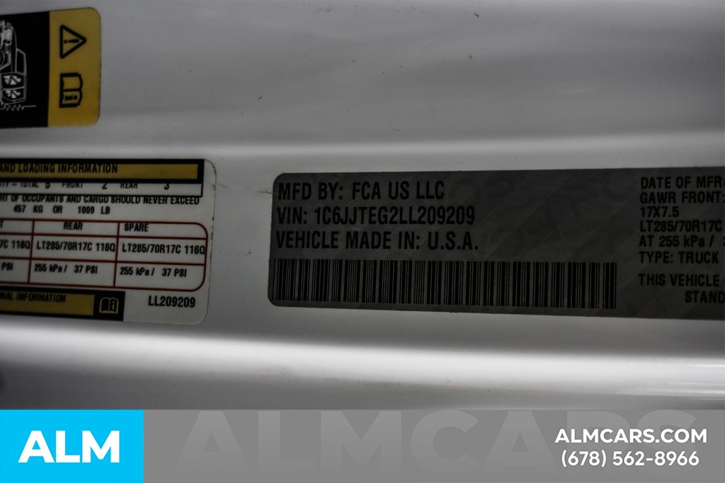 Used 2020 White Jeep Mojave image 55