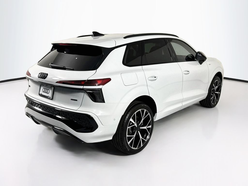 Thumbnail: 2026 Audi Q3 - 5