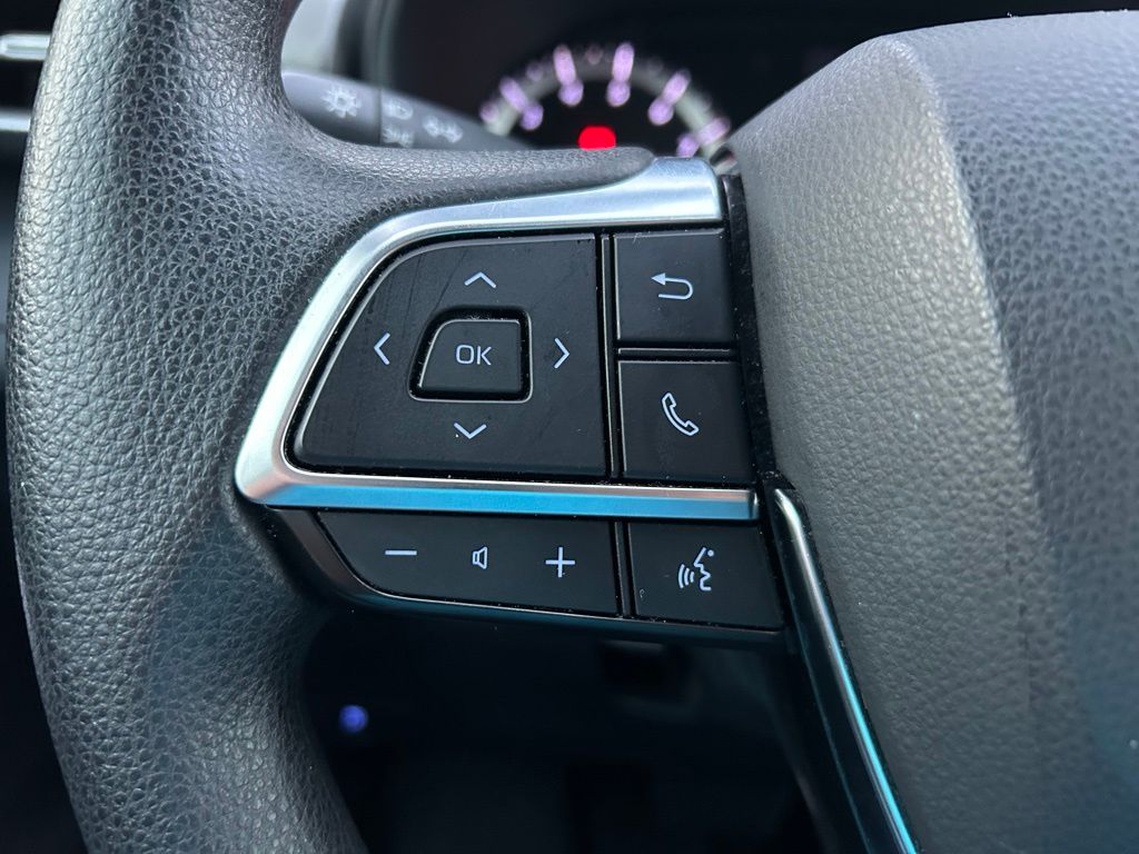 Thumbnail: 2021 Toyota Highlander - 21