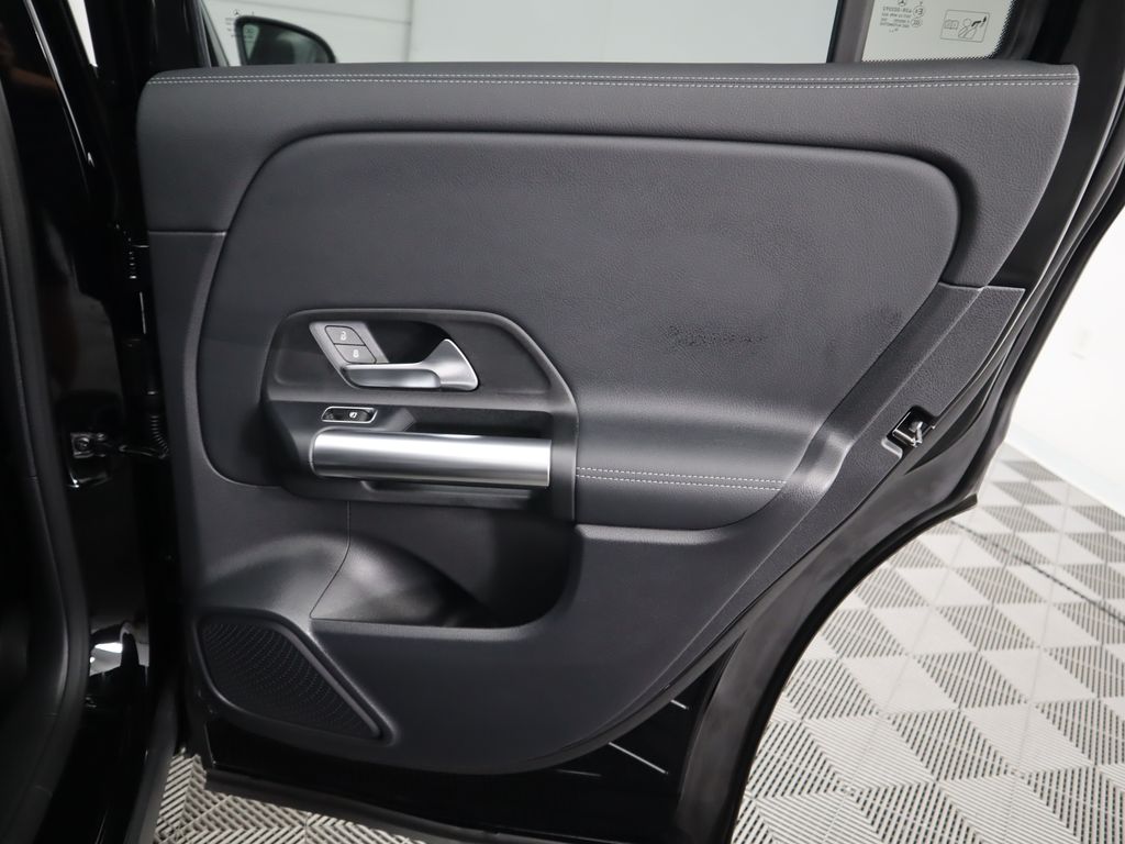 Thumbnail: 2025 Mercedes-Benz GLA - 27