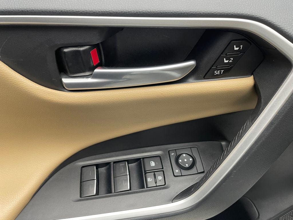 Thumbnail: 2023 Toyota RAV4 - 10