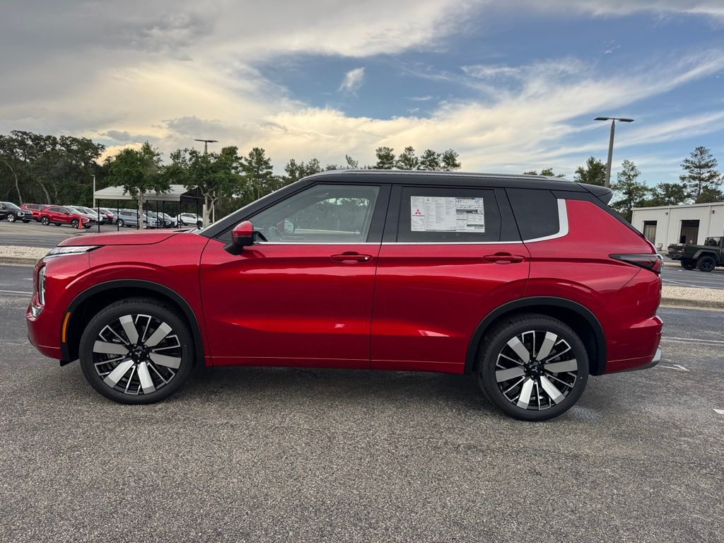 2025 Mitsubishi Outlander SEL photo 4