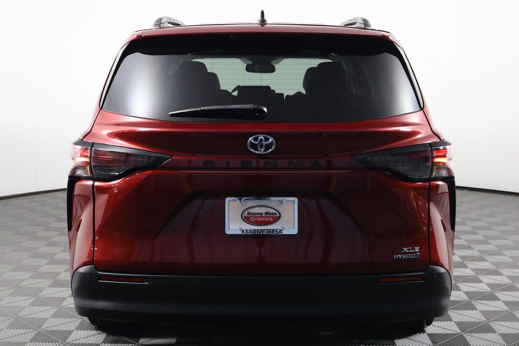 2023 Toyota Sienna XLE 5