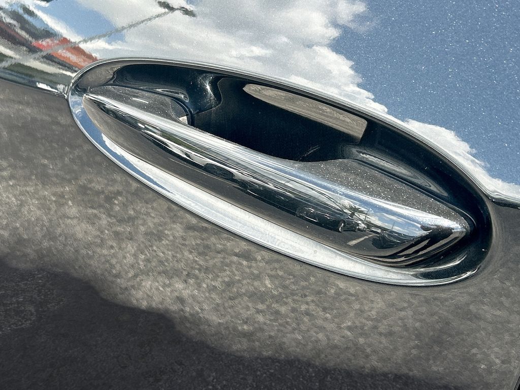 Thumbnail: 2024 Lexus UX - 22