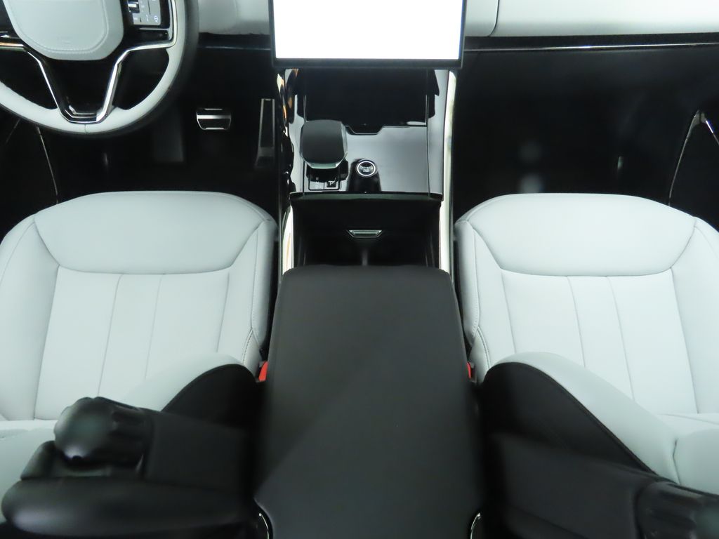 Thumbnail: 2025 Land Rover Range Rover Sport - 16