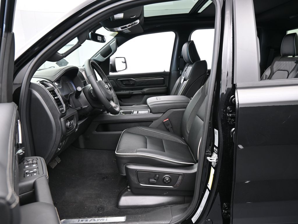 New 2026 Diamond Black Crystal Pearlcoat Ram Limited image 11
