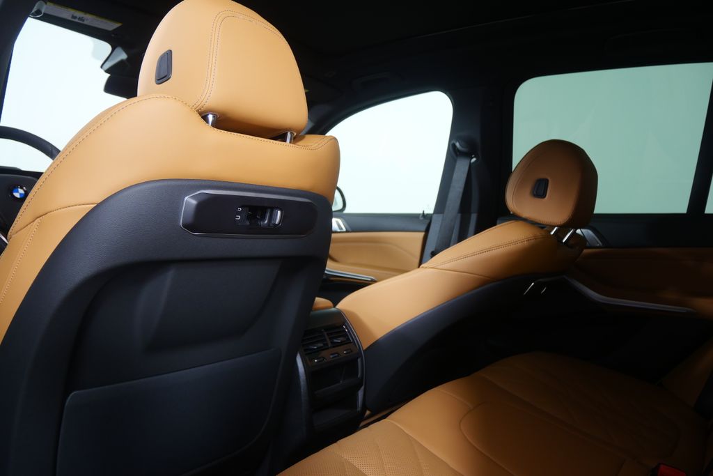 Thumbnail: 2026 BMW X5 - 17