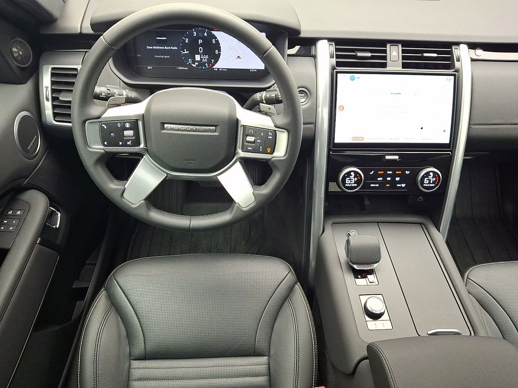 Thumbnail: 2025 Land Rover Discovery - 12