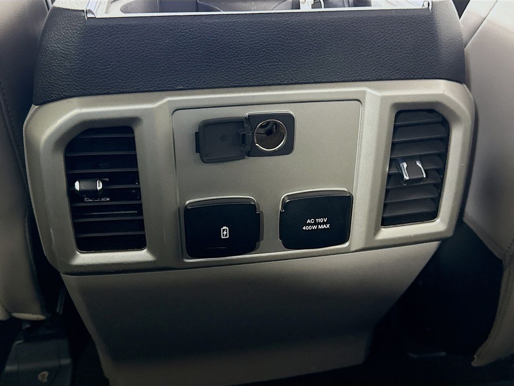 2019 Ford F-150 Lariat 25
