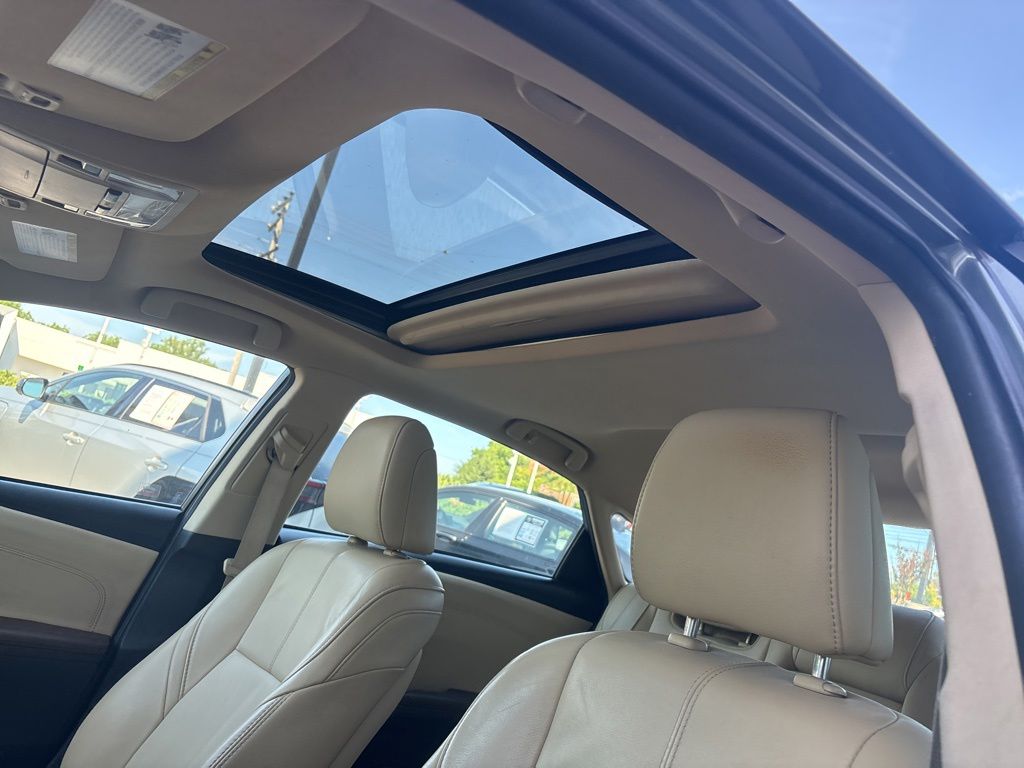 Used 2013 Green Toyota XLE Touring image 10