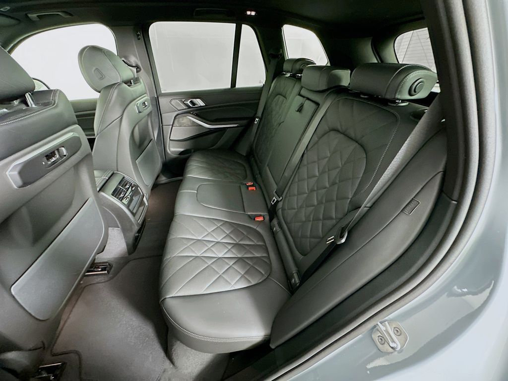Thumbnail: 2026 BMW X5 - 17