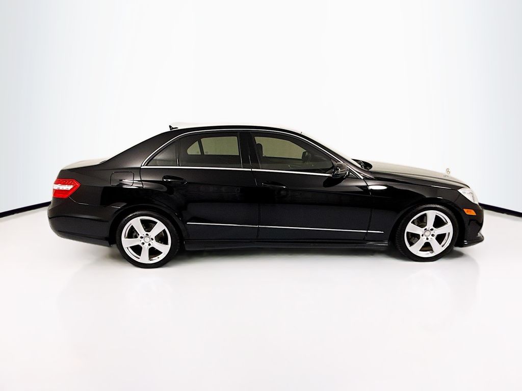 Thumbnail: 2010 Mercedes-Benz E-Class - 4
