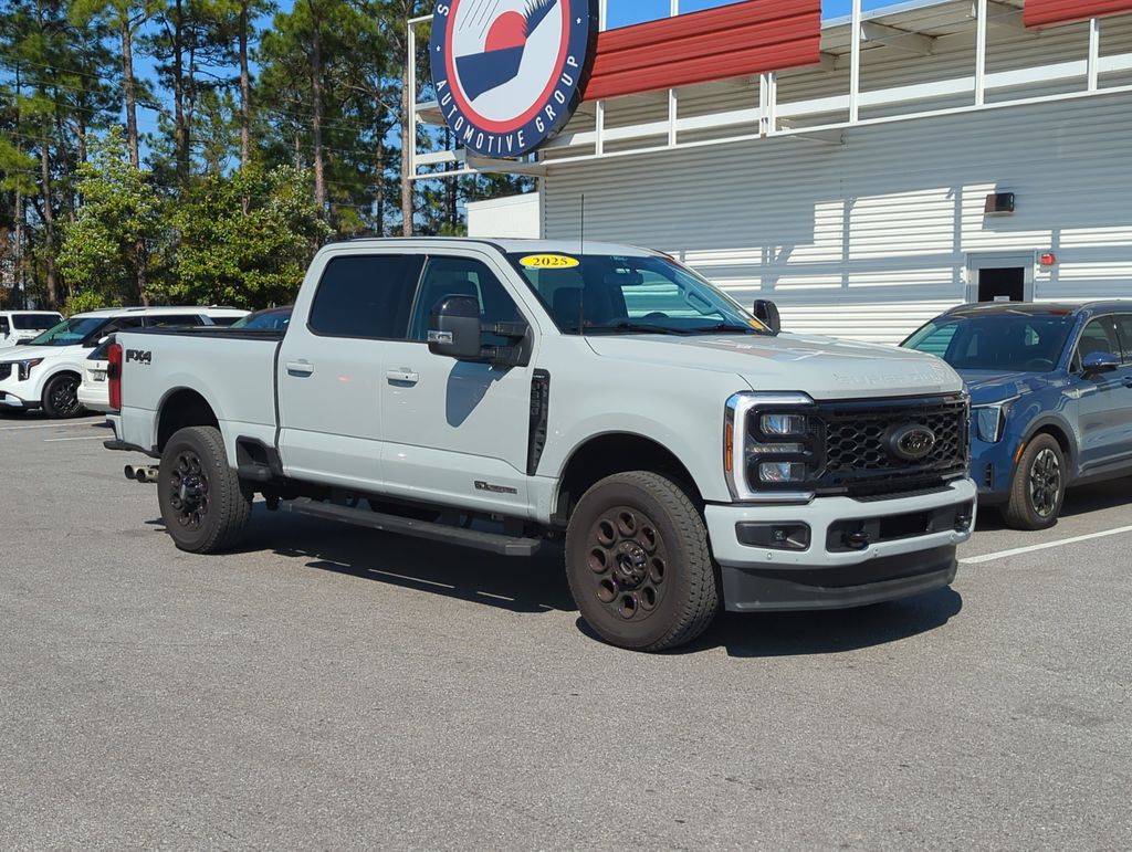 2025 Ford F-350 Super Duty Lariat Crew Cab 4WD