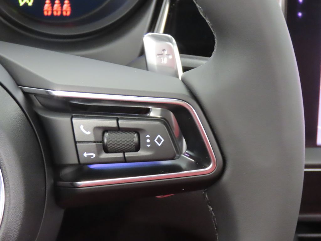 Thumbnail: 2026 Porsche Macan - 22
