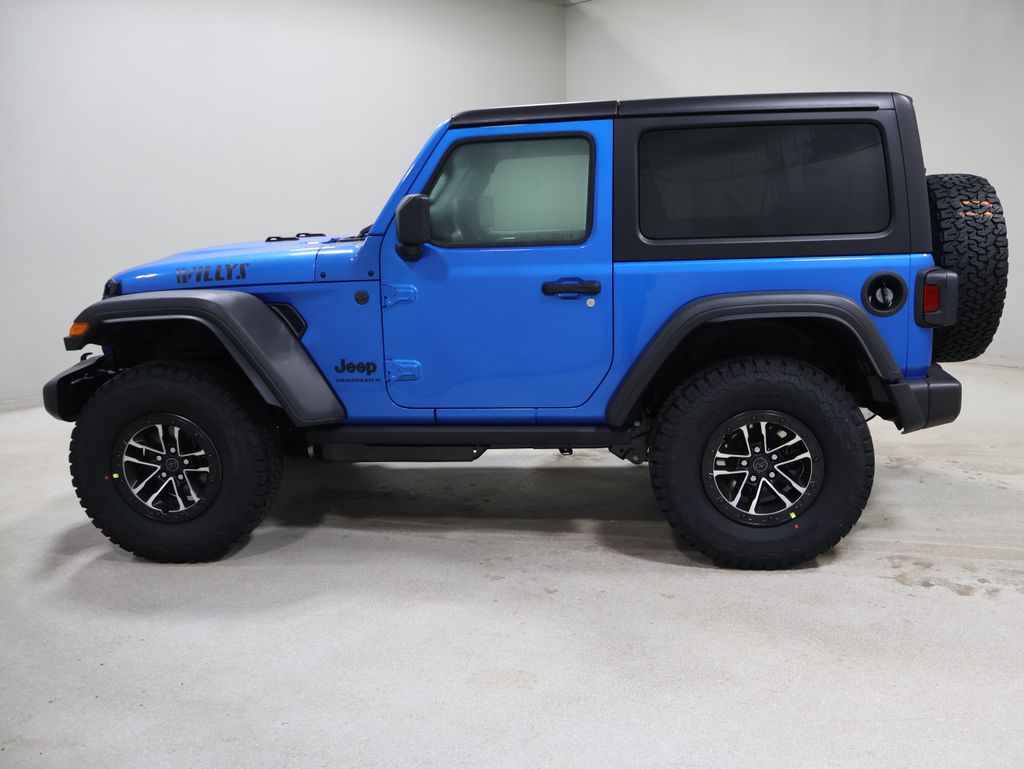 View vehicle photo 4