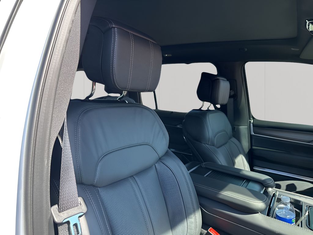 New 2026 White/off-white Jeep Summit image 15