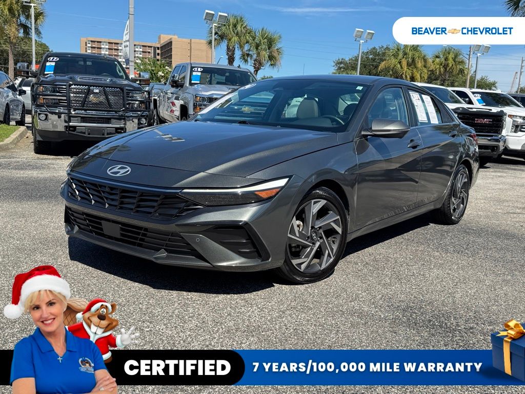 2024 Hyundai Elantra Limited's photo