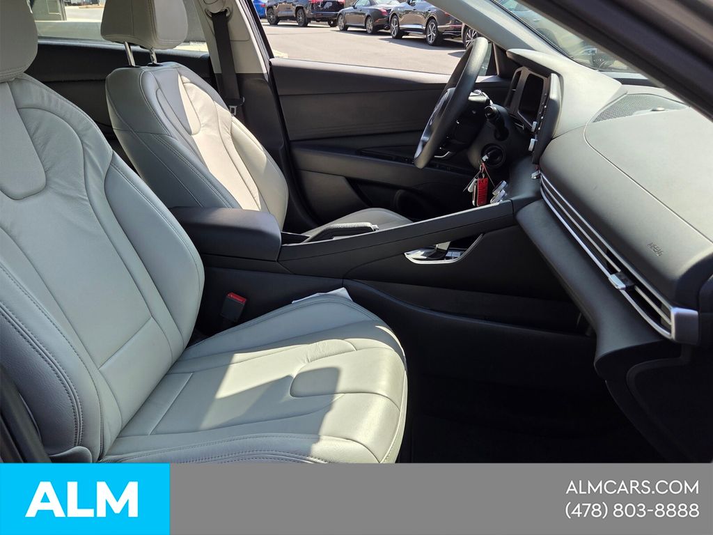Used 2024 Silver Hyundai SE image 15