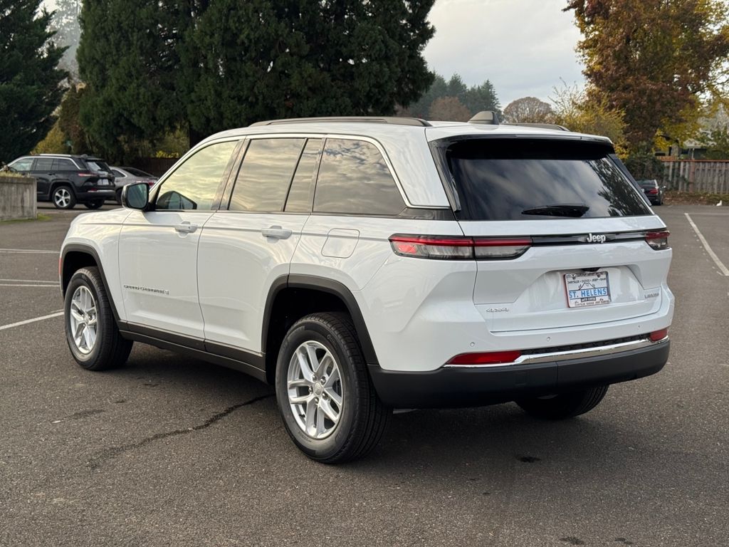 2025 Jeep Grand Cherokee Laredo X photo 3