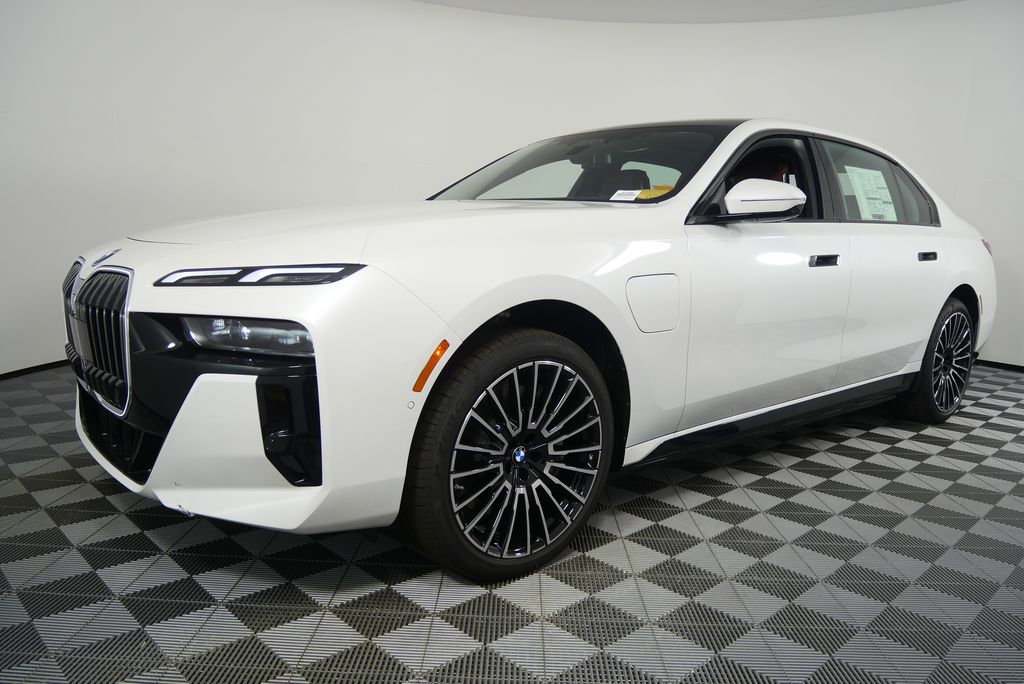 Thumbnail: 2025 BMW 7 Series - 8