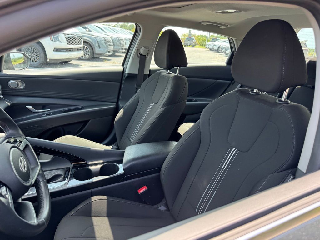 Used 2025 Hyundai Elantra Sedan