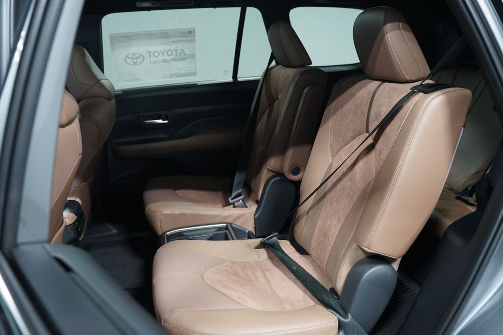 Thumbnail: 2026 Toyota Grand Highlander - 31