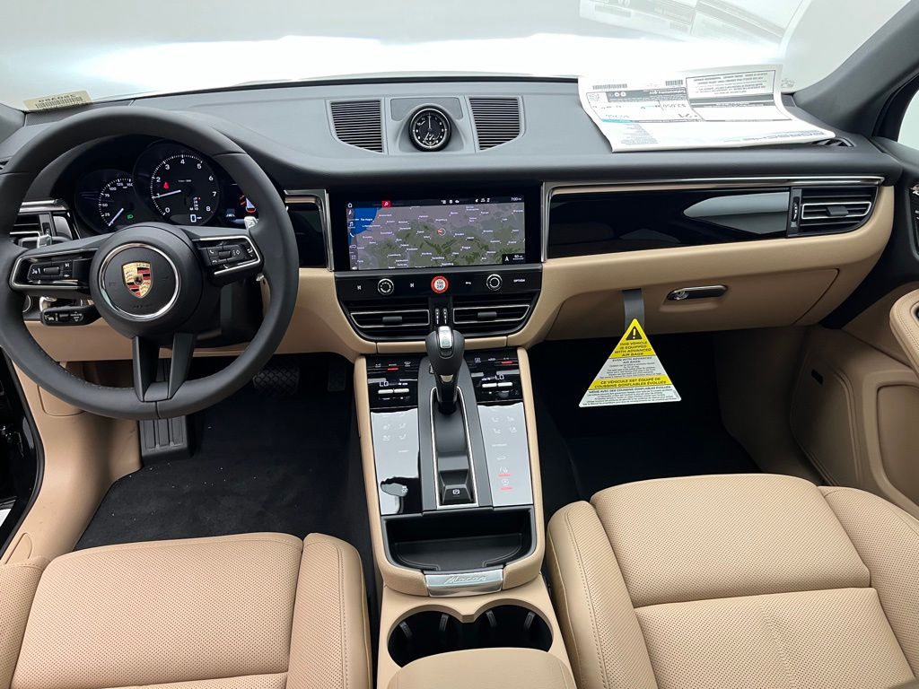 Thumbnail: 2025 Porsche Macan - 24