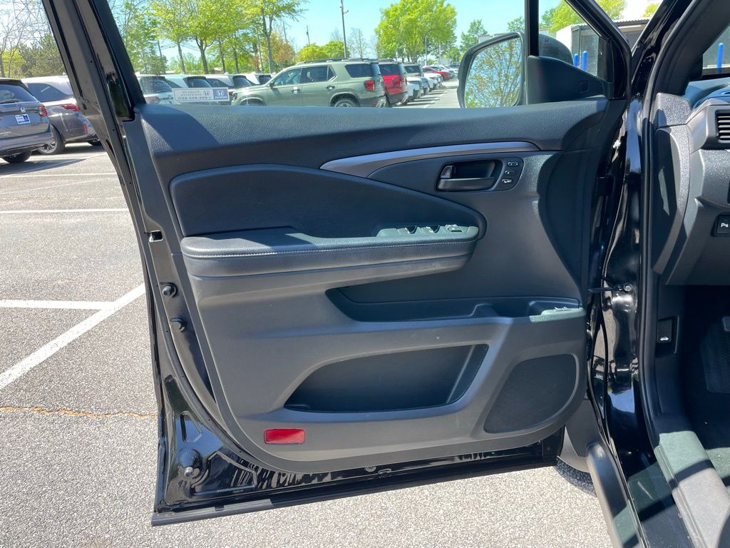 Thumbnail: 2023 Honda Passport - 24