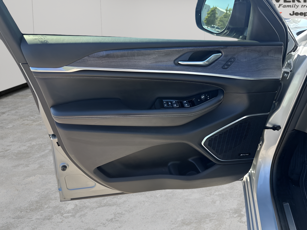 Used Car 2023 Jeep Grand Cherokee L  Overland For Sale Under $35,000 In Austin, Texas