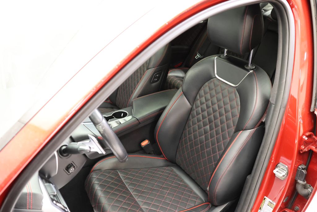 Thumbnail: 2019 Genesis G70 - 29