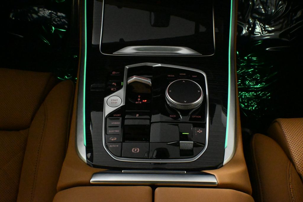 Thumbnail: 2026 BMW X5 - 25