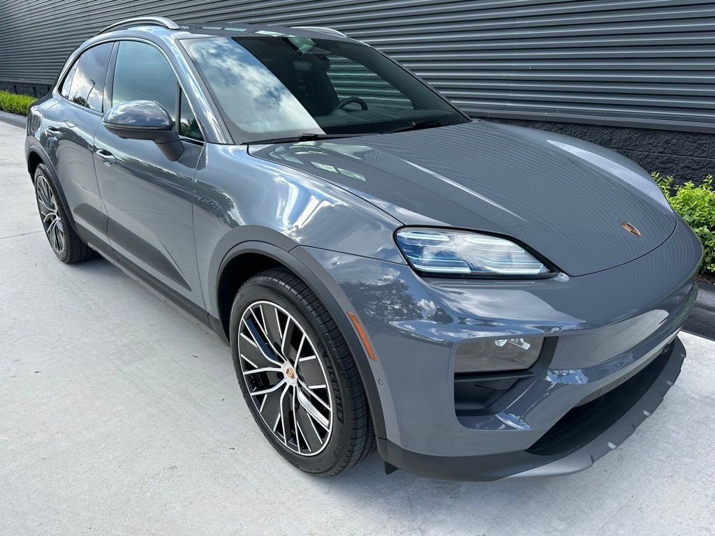 Thumbnail: 2025 Porsche Macan - 11