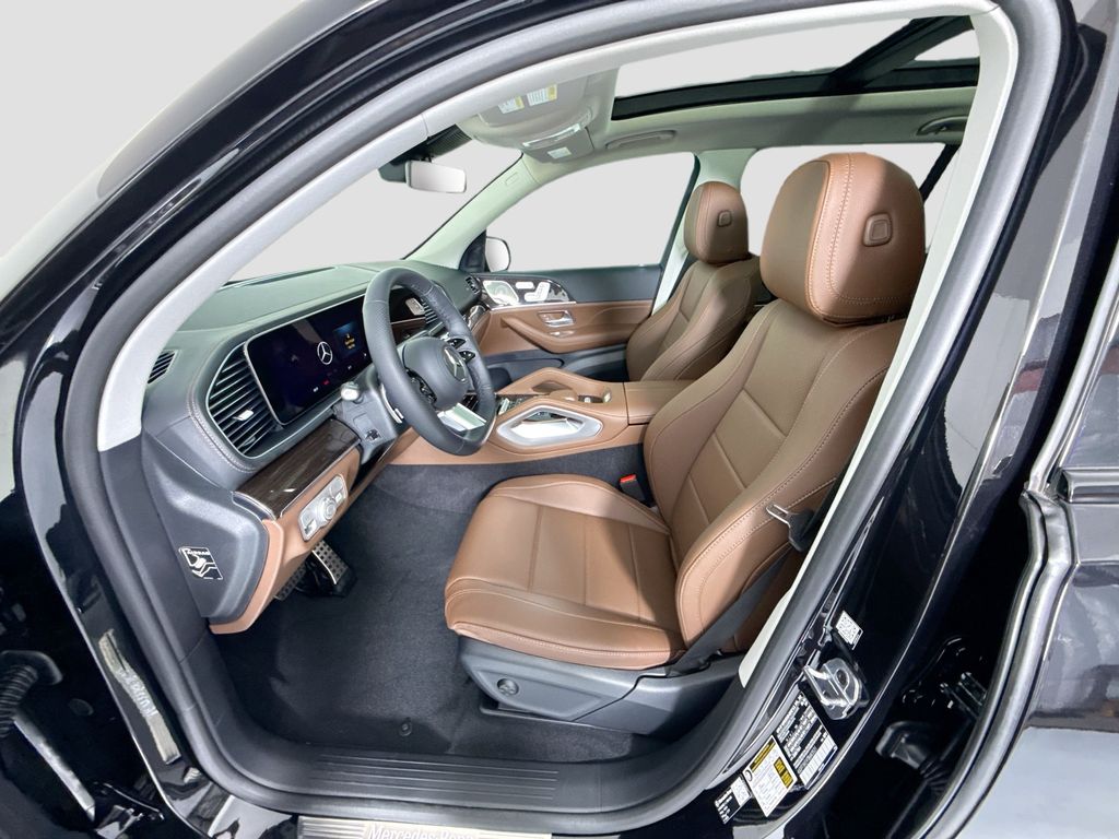 Thumbnail: 2026 Mercedes-Benz GLS - 21