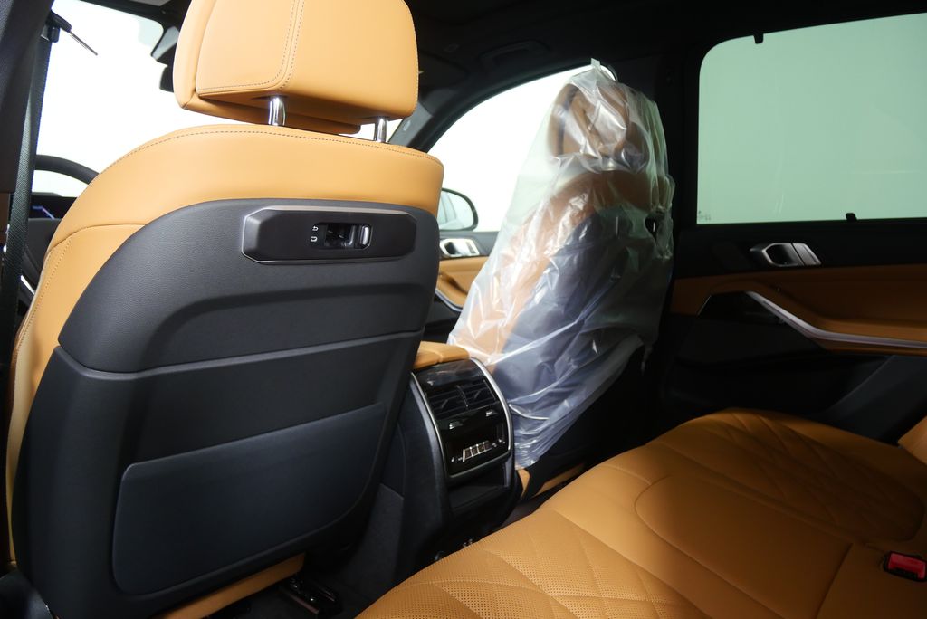 Thumbnail: 2026 BMW X5 - 17