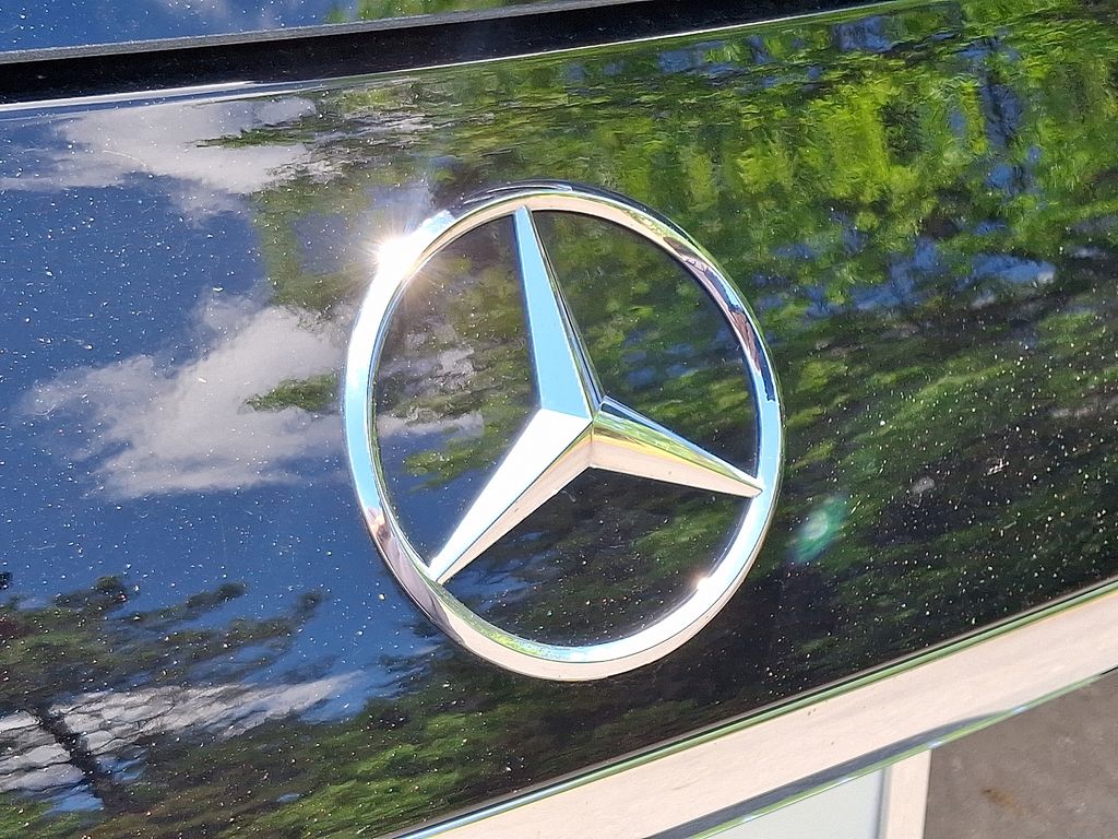 Thumbnail: 2023 Mercedes-Benz GLE - 30