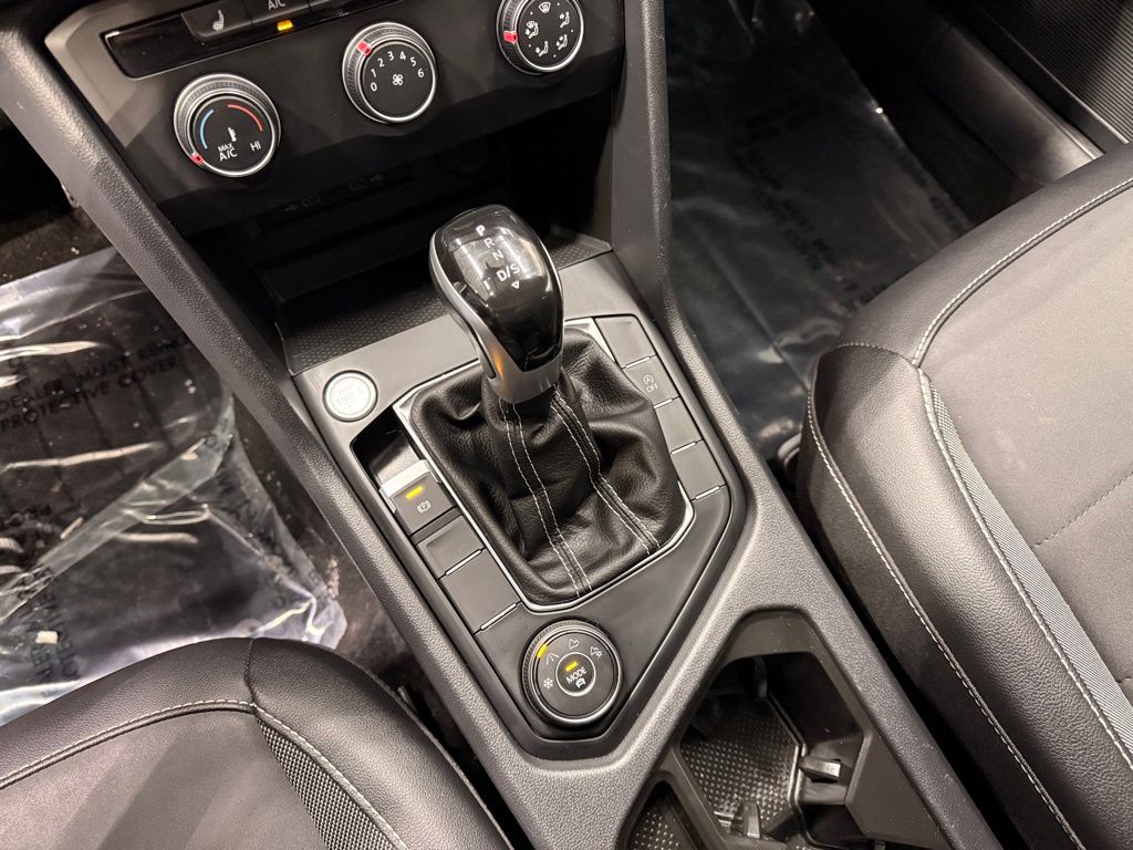 Thumbnail: 2022 Volkswagen Taos - 18