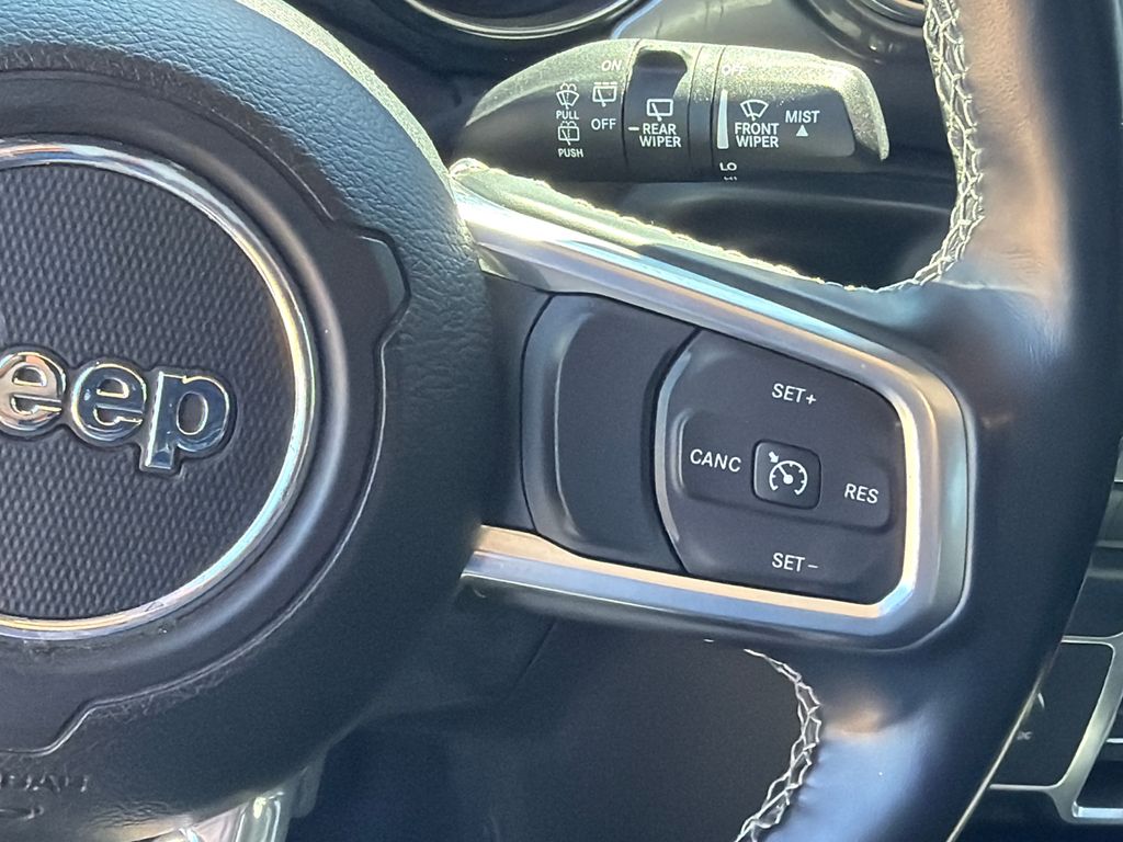 Used 2022 Red Jeep Unlimited Sahara image 25