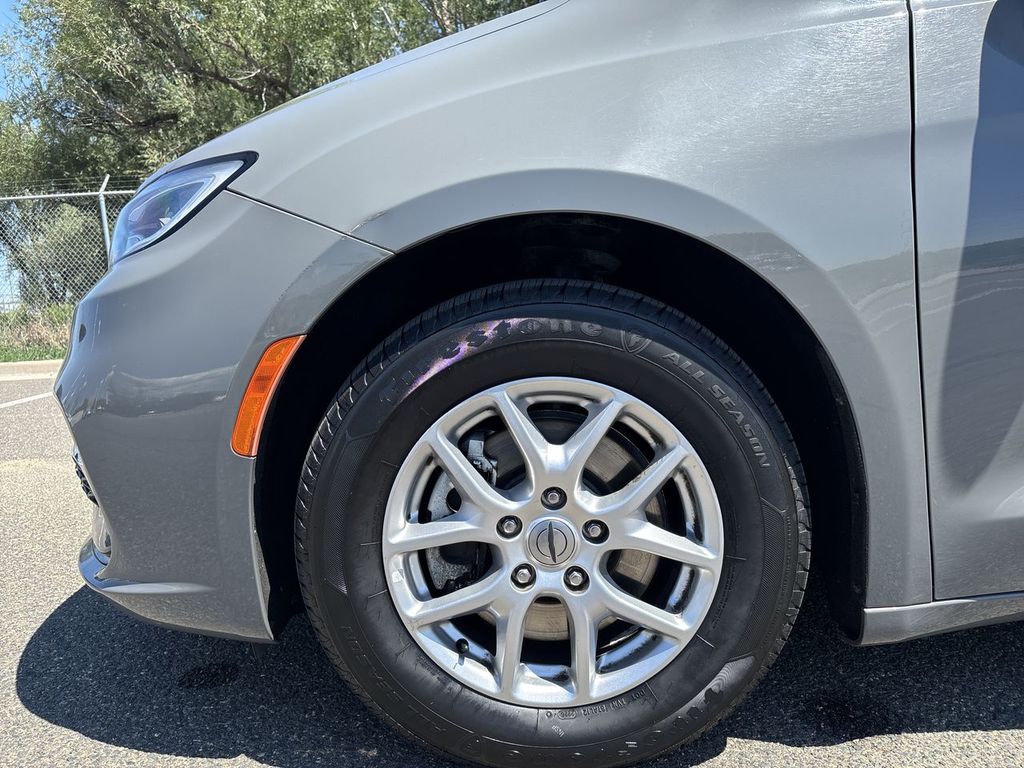 Used 2022 Chrysler Pacifica Van