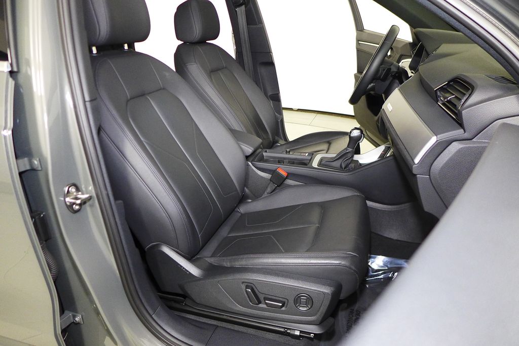 Thumbnail: 2022 Audi Q3 - 19