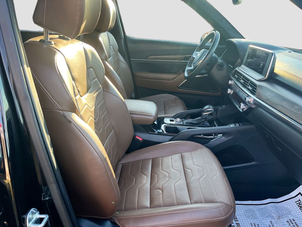 Used 2022 Ebony Black Kia SX image 31