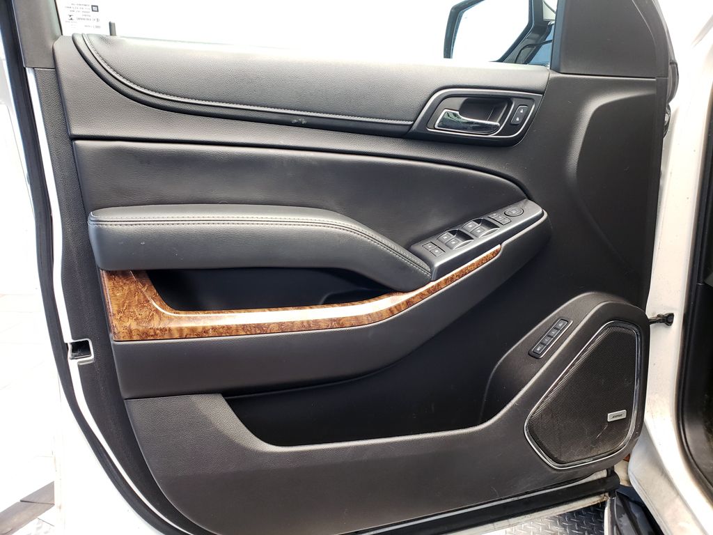 Thumbnail: 2017 Chevrolet Tahoe - 9