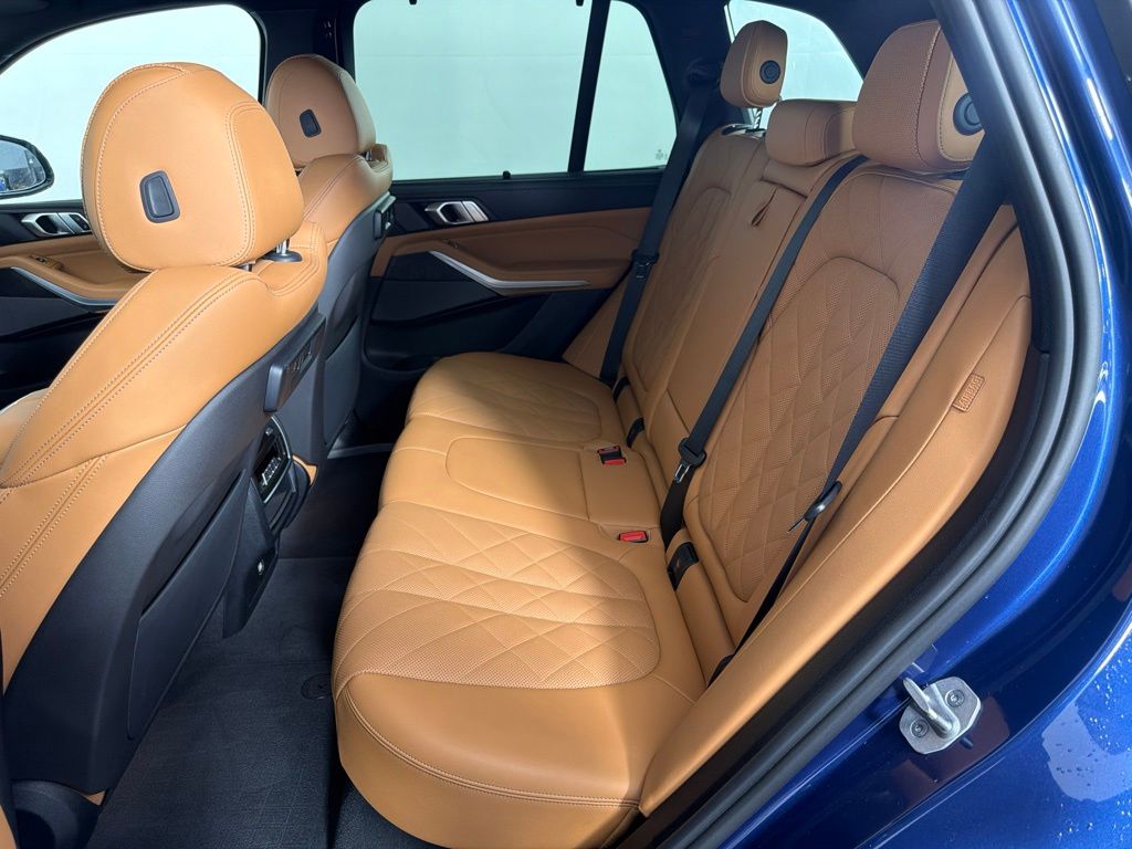 Thumbnail: 2023 BMW X5 - 16