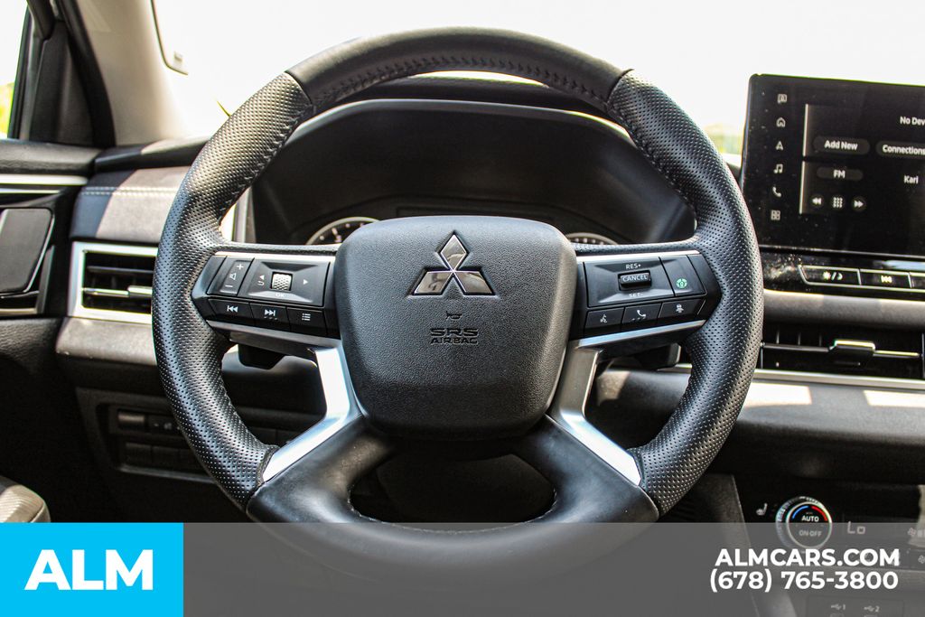 Used 2025 Gray Mitsubishi SE image 24
