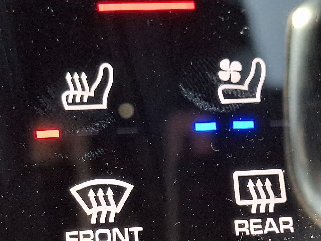 Thumbnail: 2023 Porsche Cayenne - 27