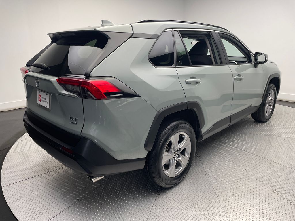2023 Toyota RAV4 XLE 5