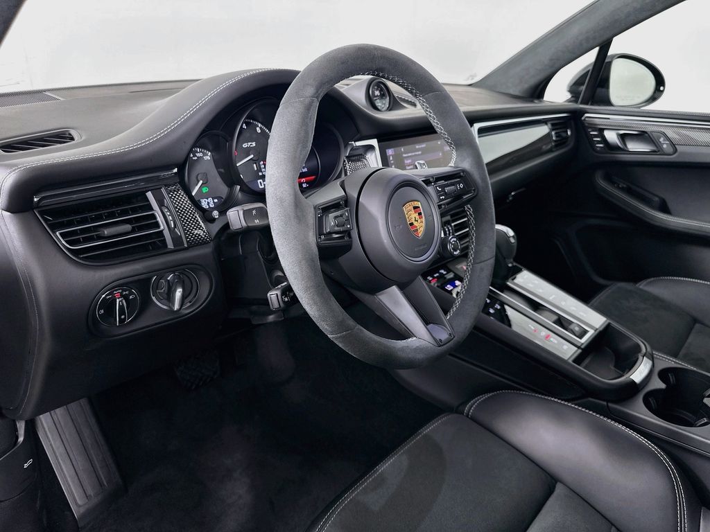 Thumbnail: 2026 Porsche Macan - 9