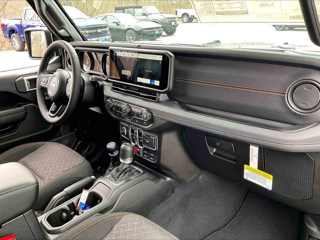 2026 Jeep Gladiator — photo 10